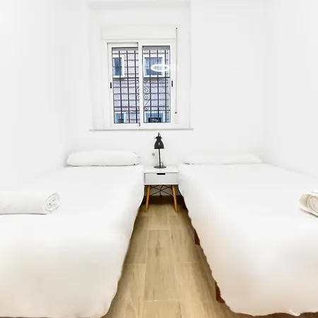 New! Big Renovated Lejlighed Sevilla