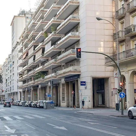 New! Big Renovated Lejlighed Sevilla